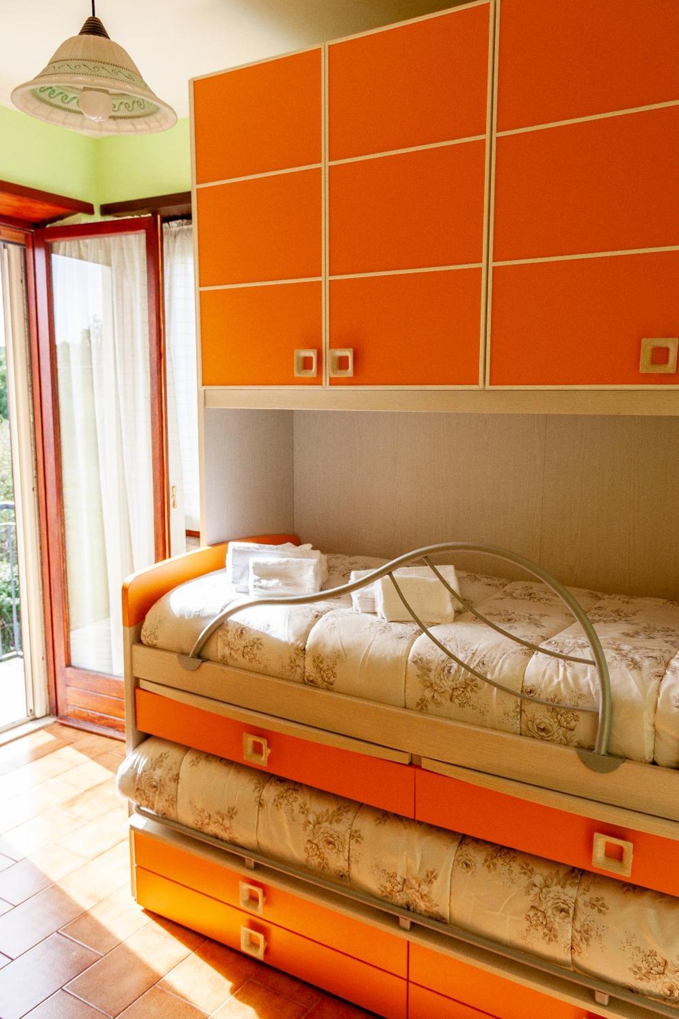 A Casa Di Marco Guesthouse - Apt Di Ciampino E Stazione Per Roma マリノ エクステリア 写真