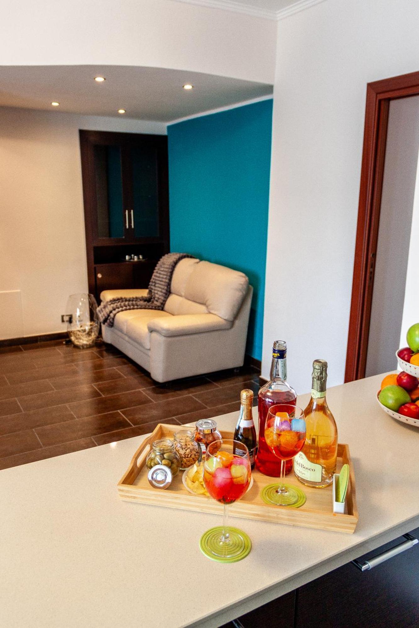 A Casa Di Marco Guesthouse - Apt Di Ciampino E Stazione Per Roma マリノ エクステリア 写真