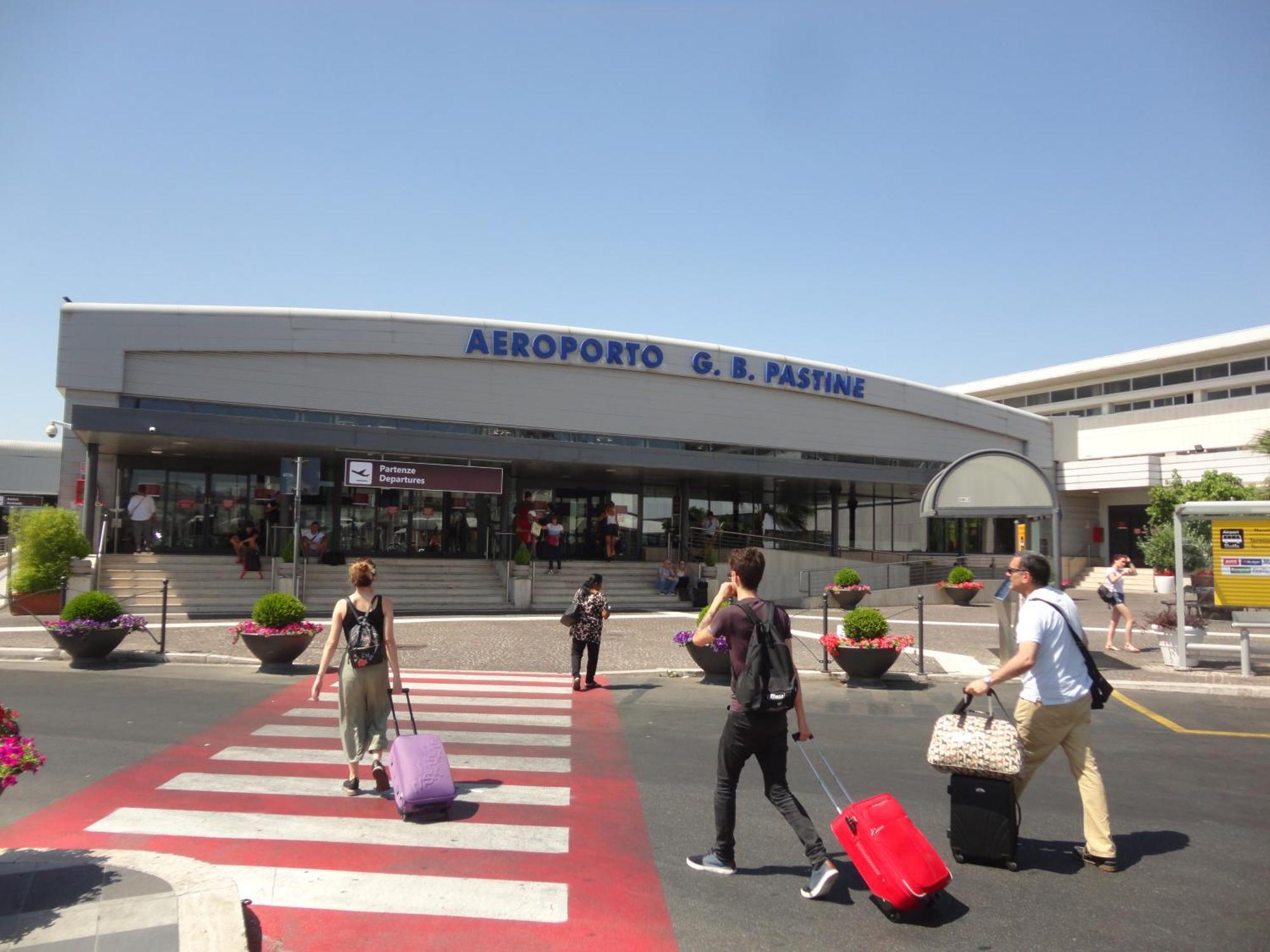 A Casa Di Marco Guesthouse - Apt Di Ciampino E Stazione Per Roma マリノ エクステリア 写真