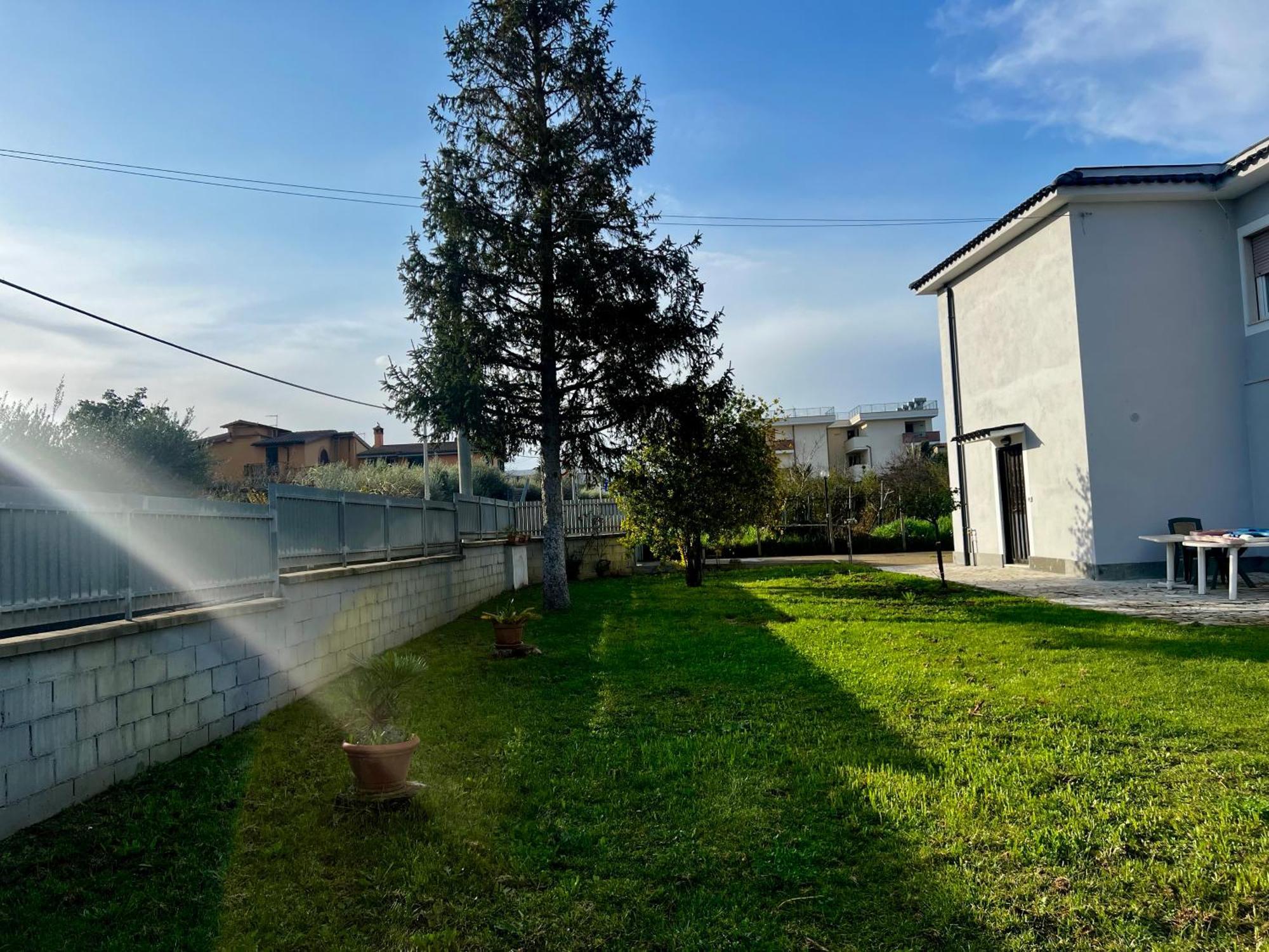 A Casa Di Marco Guesthouse - Apt Di Ciampino E Stazione Per Roma マリノ エクステリア 写真