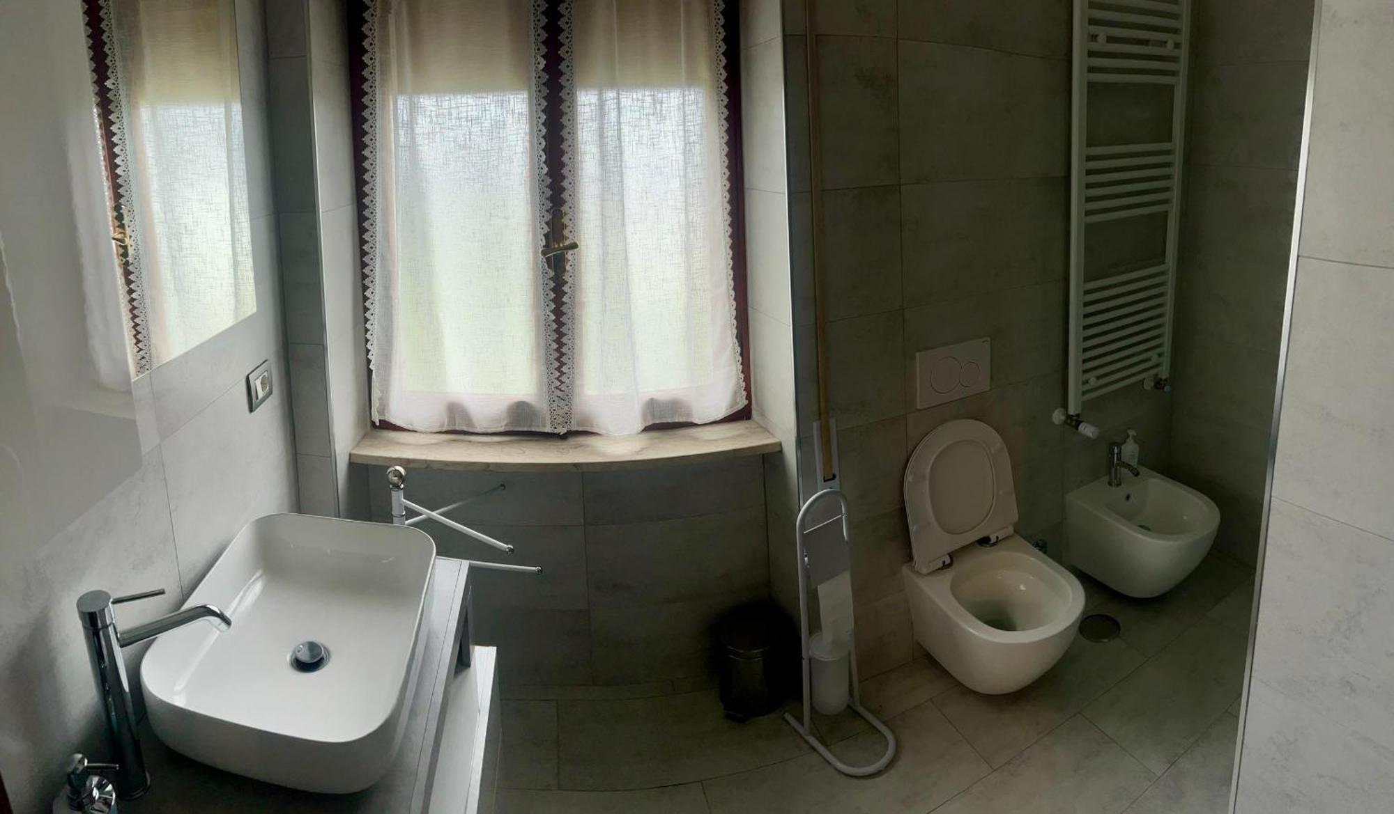 A Casa Di Marco Guesthouse - Apt Di Ciampino E Stazione Per Roma マリノ エクステリア 写真